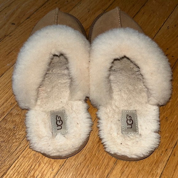 slippers - Picture 2 of 4